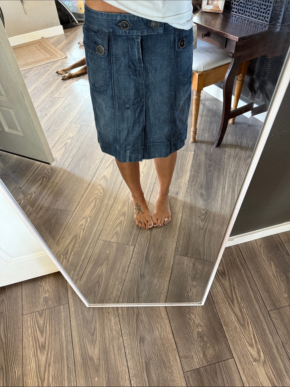 Citizens of Humanity Dark Blue Denim Skirt with Button Detail size 25